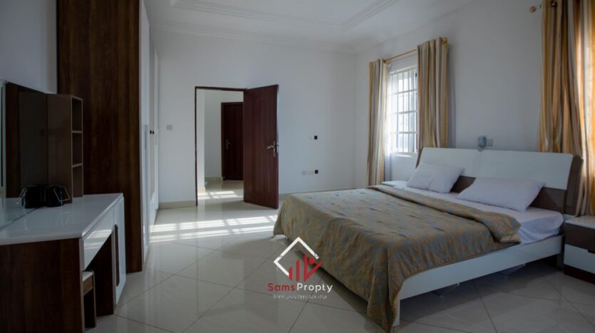 Modern 3-Bedroom Apartment in a Stylish Villa at Adjiringanor