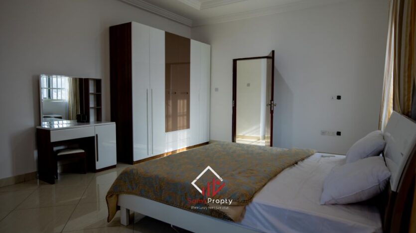 Modern 3-Bedroom Apartment in a Stylish Villa at Adjiringanor