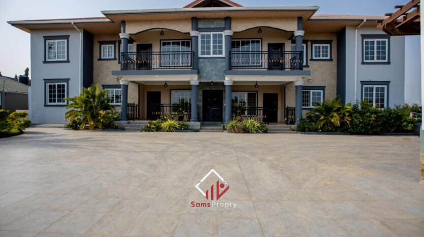 Modern 3-Bedroom Apartment in a Stylish Villa at Adjiringanor