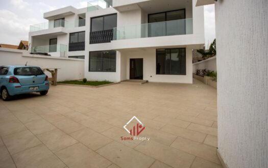 LUXURIOUS 5 BEDROOM HOUSE AT ADJIRINGANOR